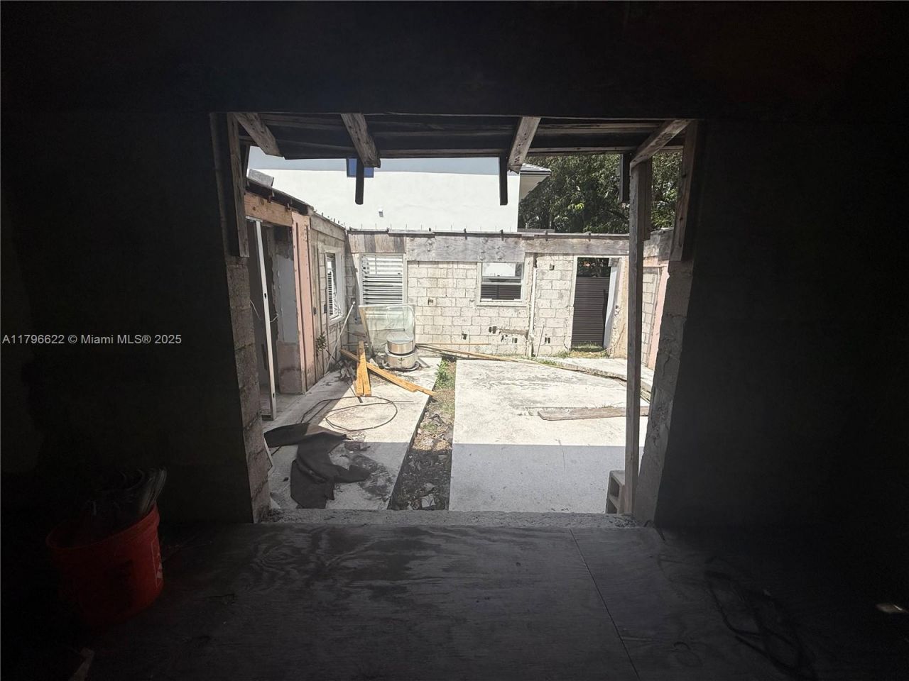 751 NE 70th St, Miami, FL 33138 Photo