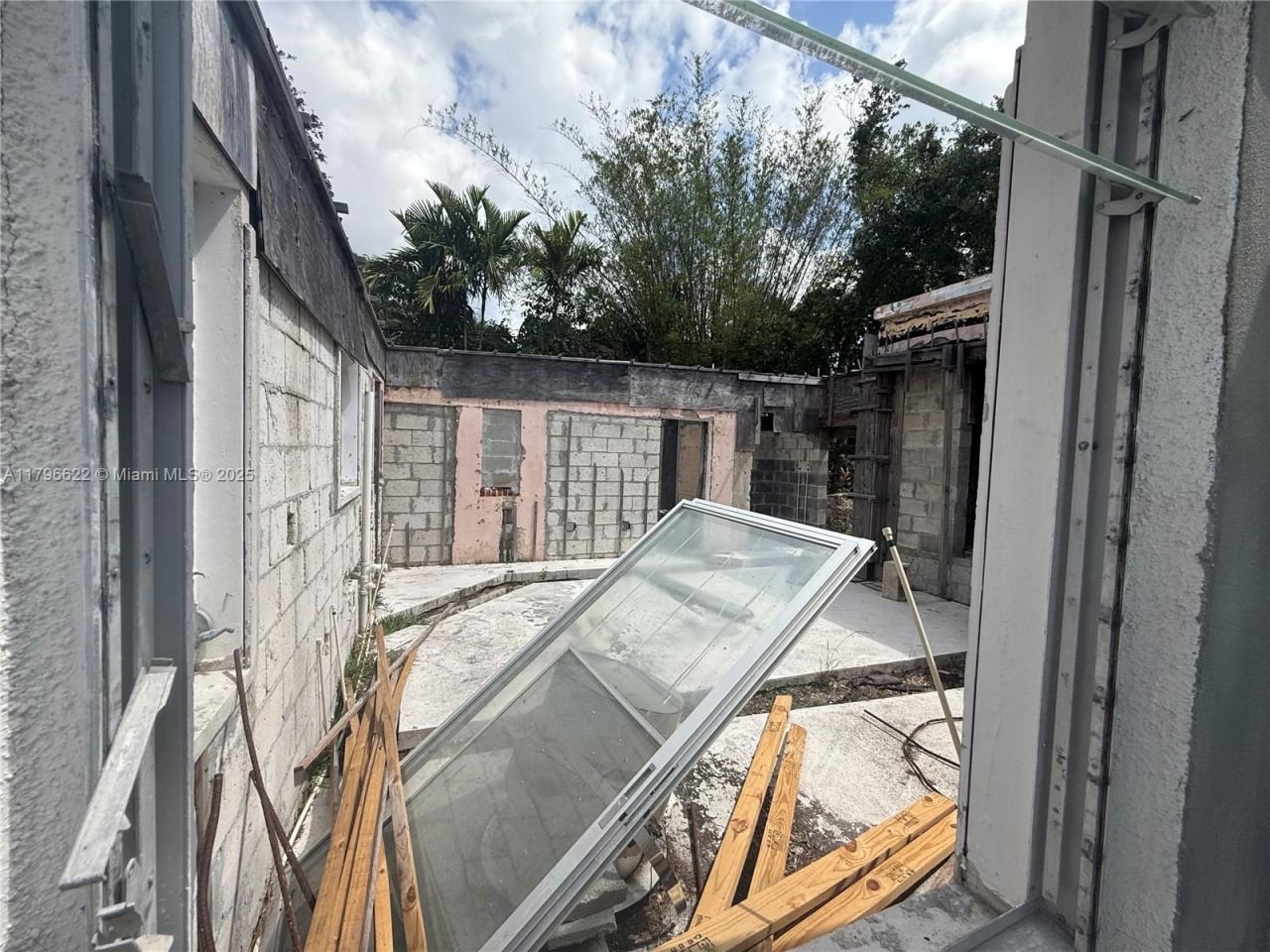 751 NE 70th St, Miami, FL 33138 Photo