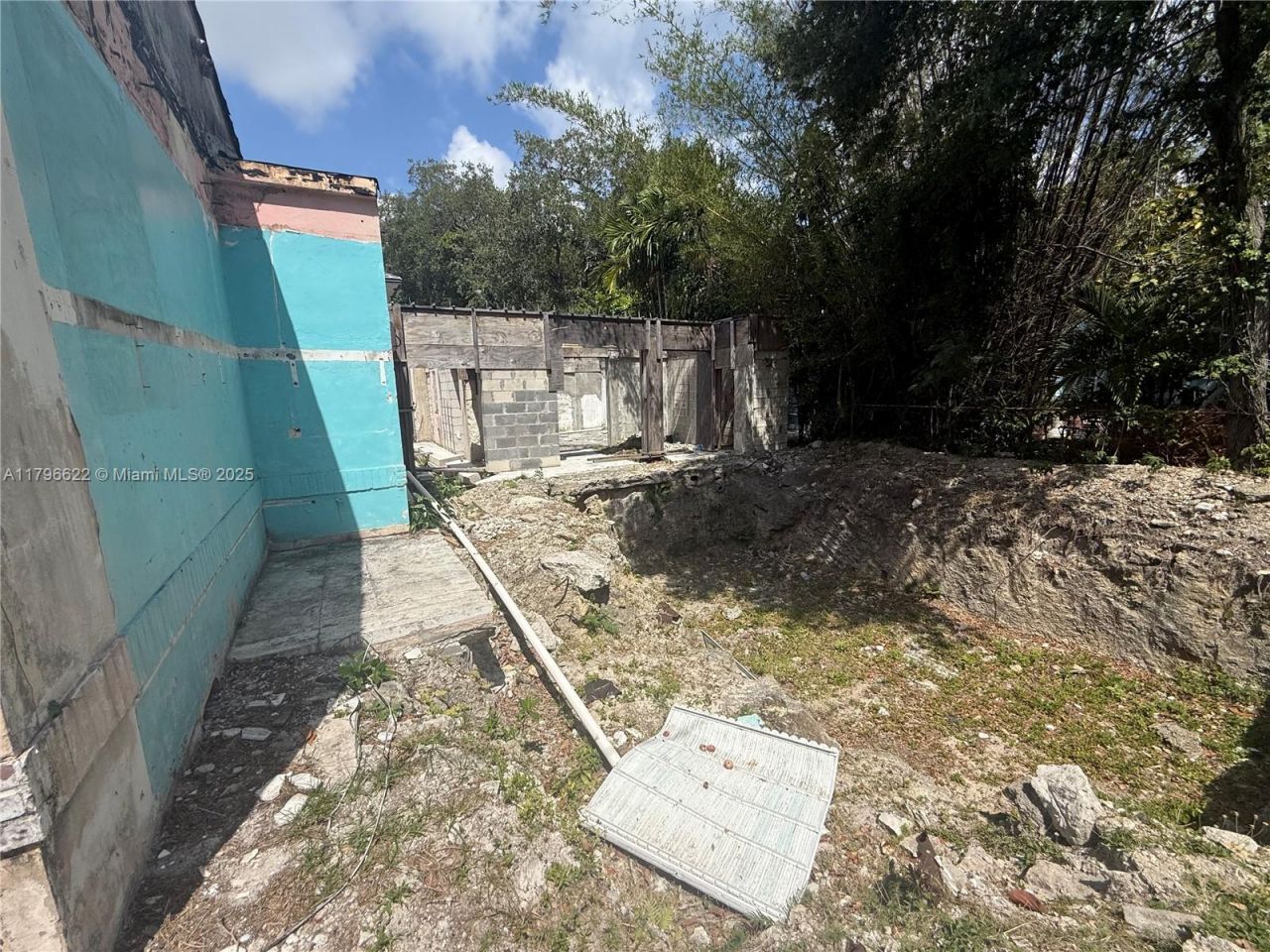 751 NE 70th St, Miami, FL 33138 Photo