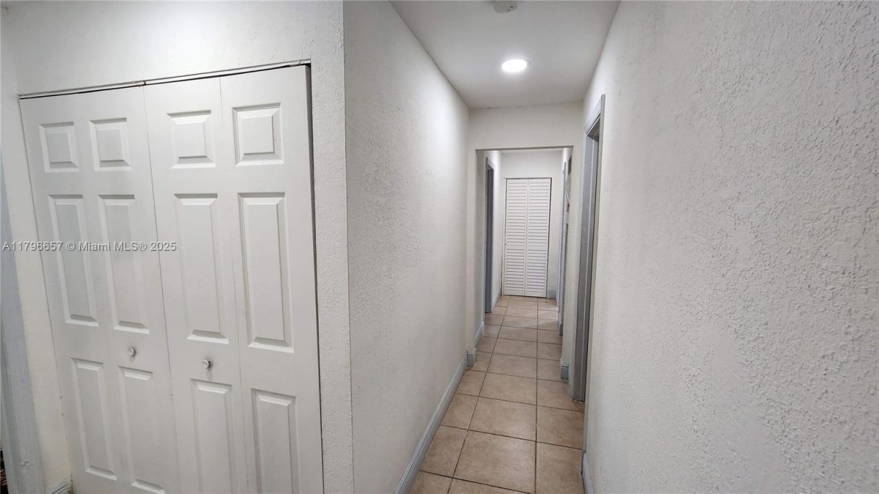 6881 Sheridan St, Hollywood, FL 33024 Photo