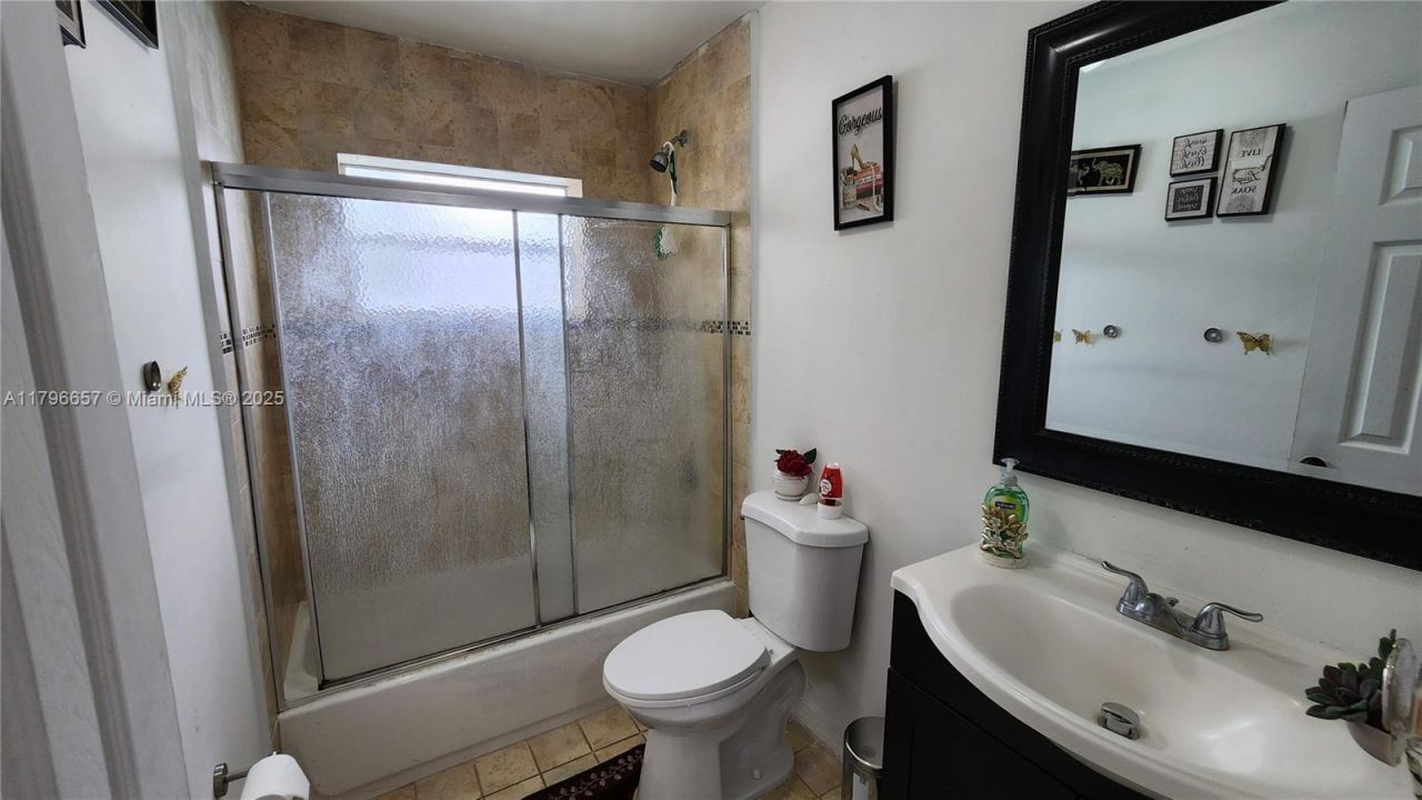 6881 Sheridan St, Hollywood, FL 33024 Photo