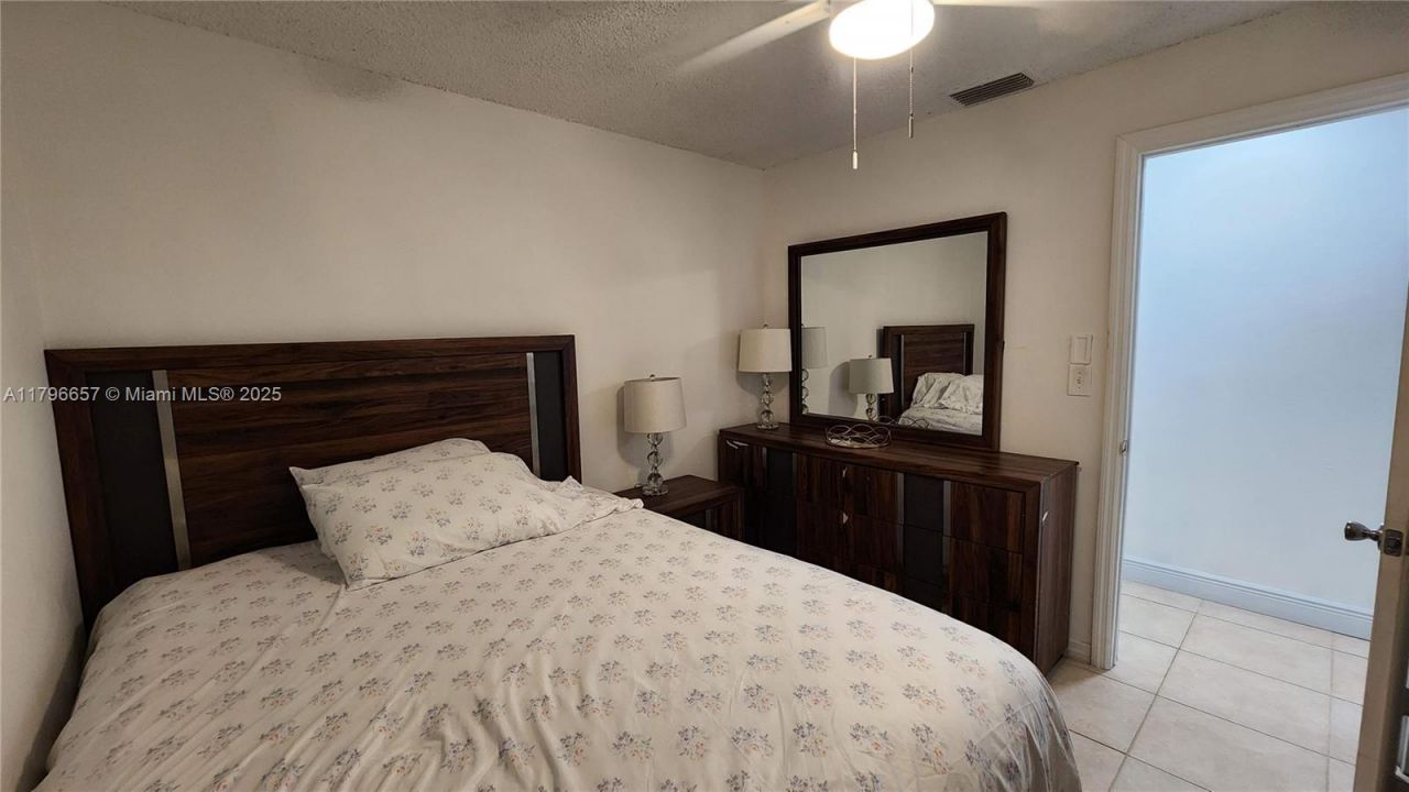 6881 Sheridan St, Hollywood, FL 33024 Photo