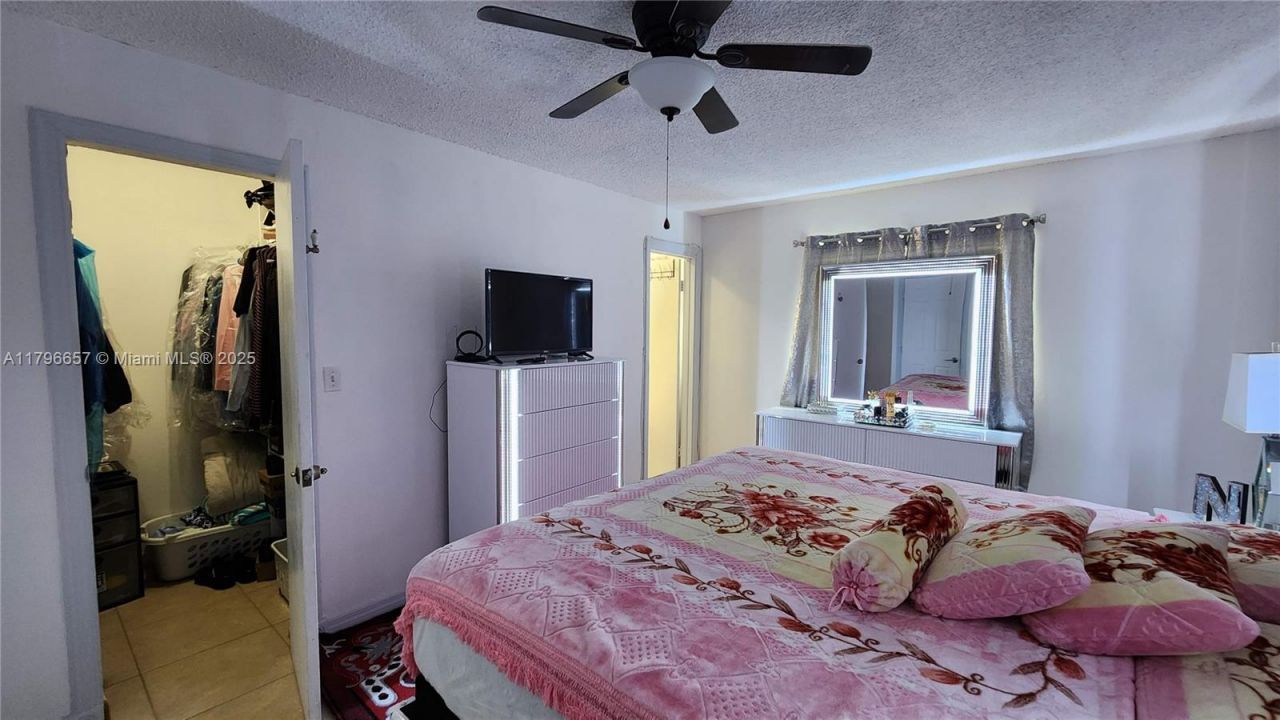 6881 Sheridan St, Hollywood, FL 33024 Photo
