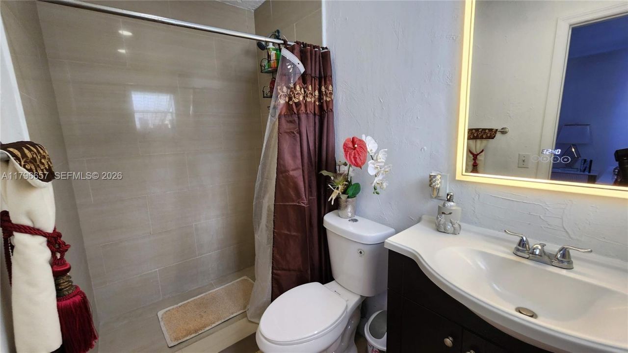 6881 Sheridan St, Hollywood, FL 33024 Photo