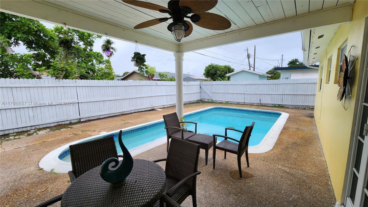 6881 Sheridan St, Hollywood, FL 33024 Photo