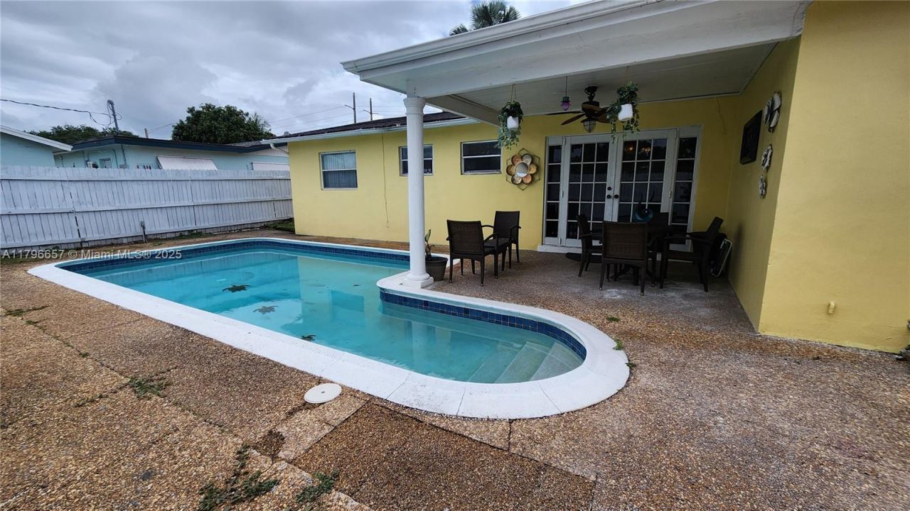 6881 Sheridan St, Hollywood, FL 33024 Photo