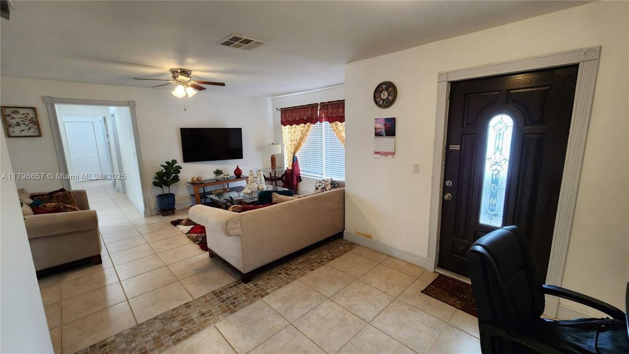 6881 Sheridan St, Hollywood, FL 33024 Photo