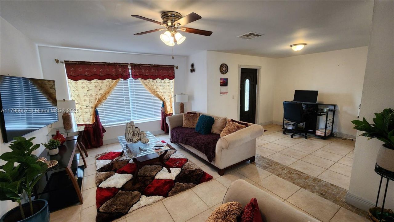 6881 Sheridan St, Hollywood, FL 33024 Photo