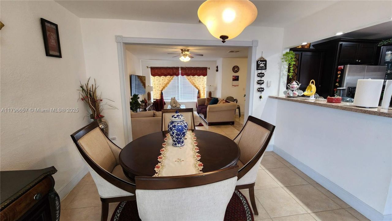 6881 Sheridan St, Hollywood, FL 33024 Photo