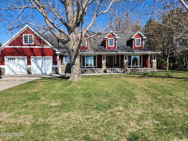 120 42ND STREET SW, Watertown, SD 57201