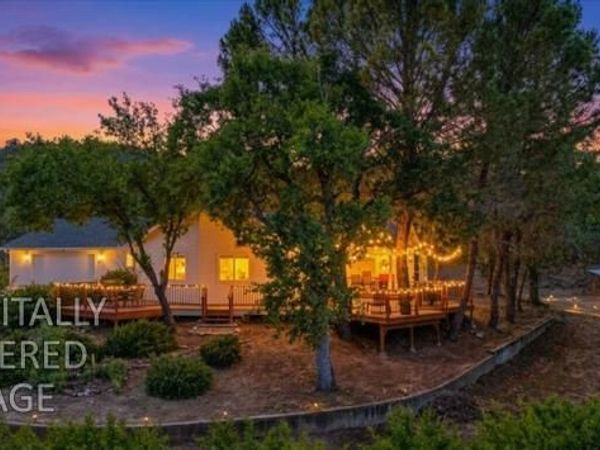 1070 Copper Cove Dr, Copperopolis, CA 95228