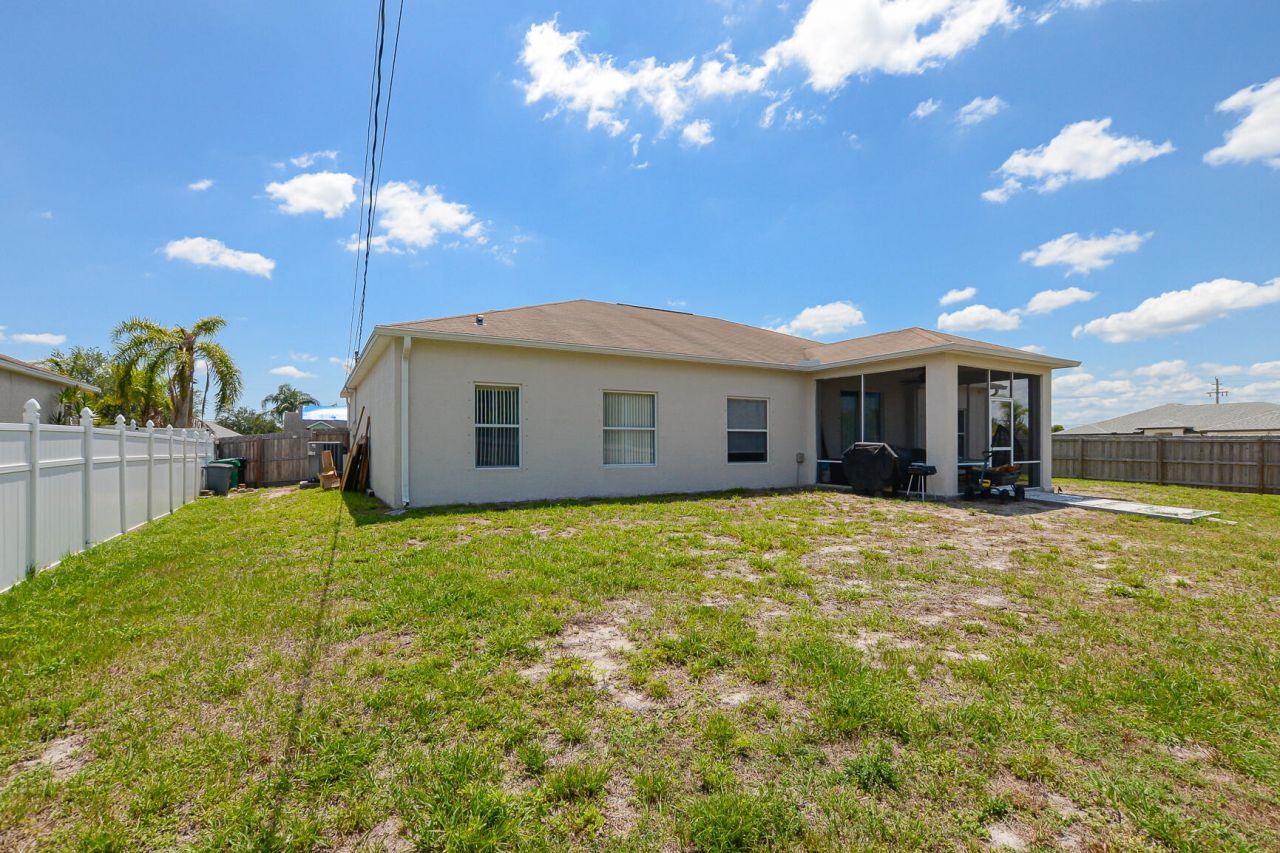 4582 SW Floral Street, Port Saint Lucie, FL 34953 Photo