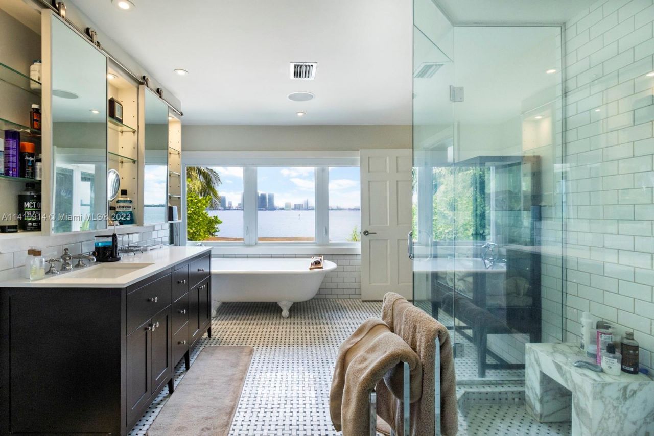 820 W Dilido Dr, Miami Beach, FL 33139 Photo