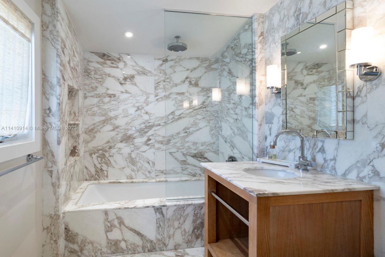 820 W Dilido Dr, Miami Beach, FL 33139 Photo