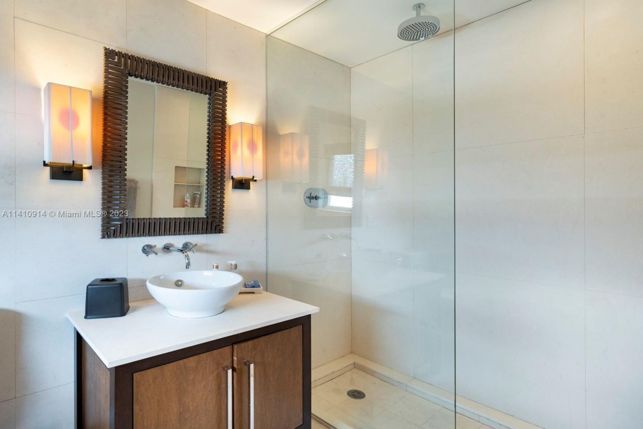 820 W Dilido Dr, Miami Beach, FL 33139 Photo