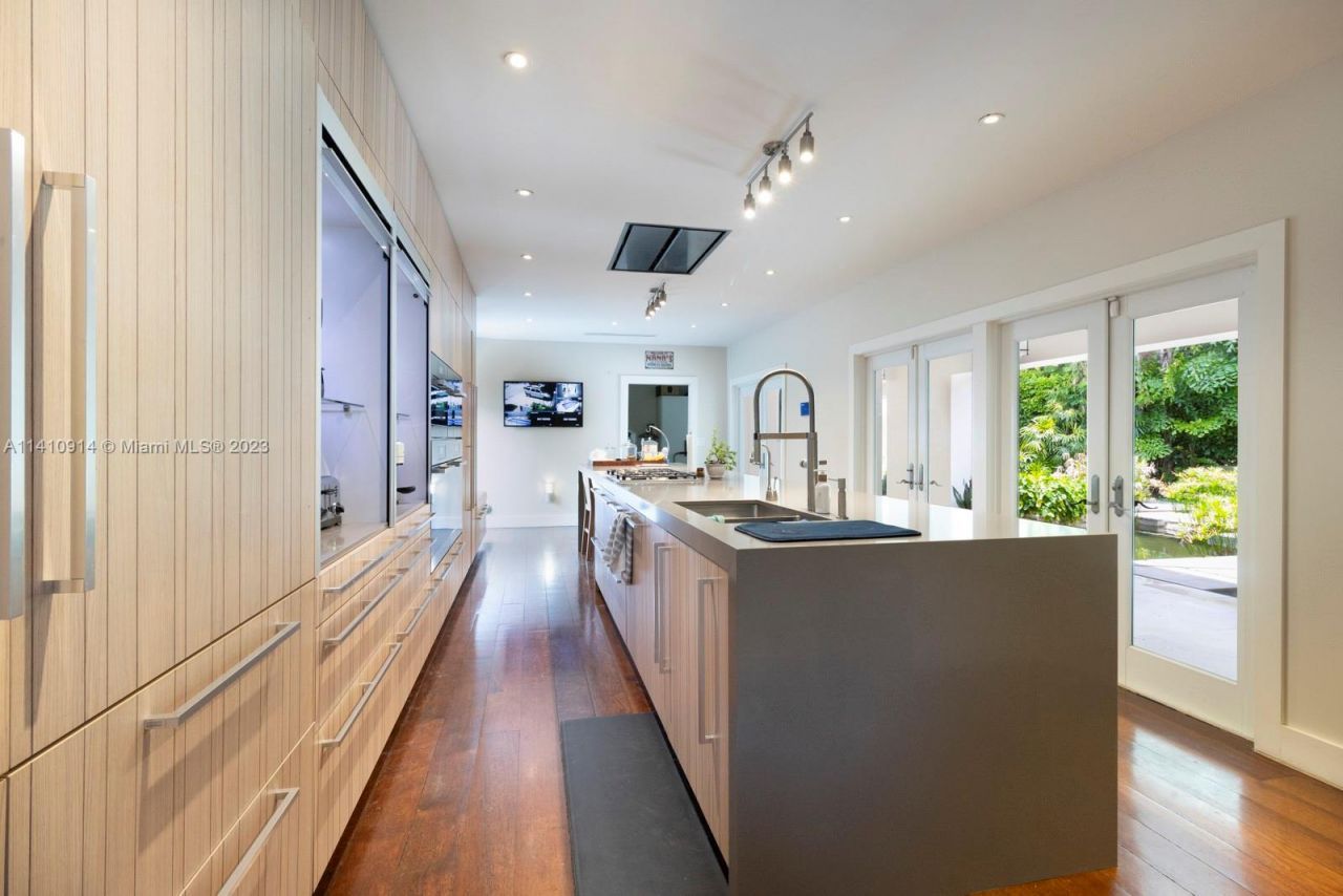 820 W Dilido Dr, Miami Beach, FL 33139 Photo