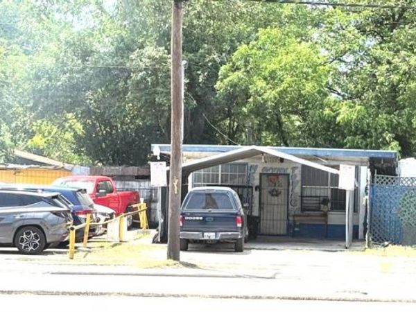 607 S General McMullen, San Antonio, TX 78237