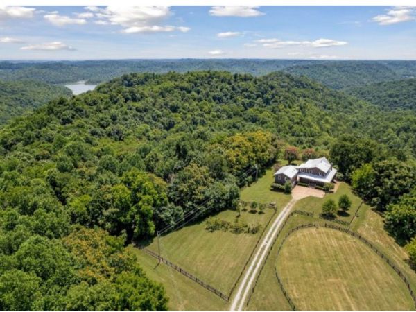 448 Dean Acre Ln, Liberty, TN 37095