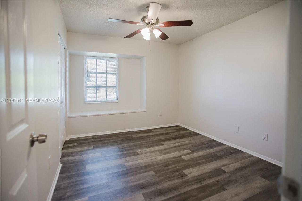 323 NE Midfield Ln, Port Saint Lucie, FL 34983 Photo