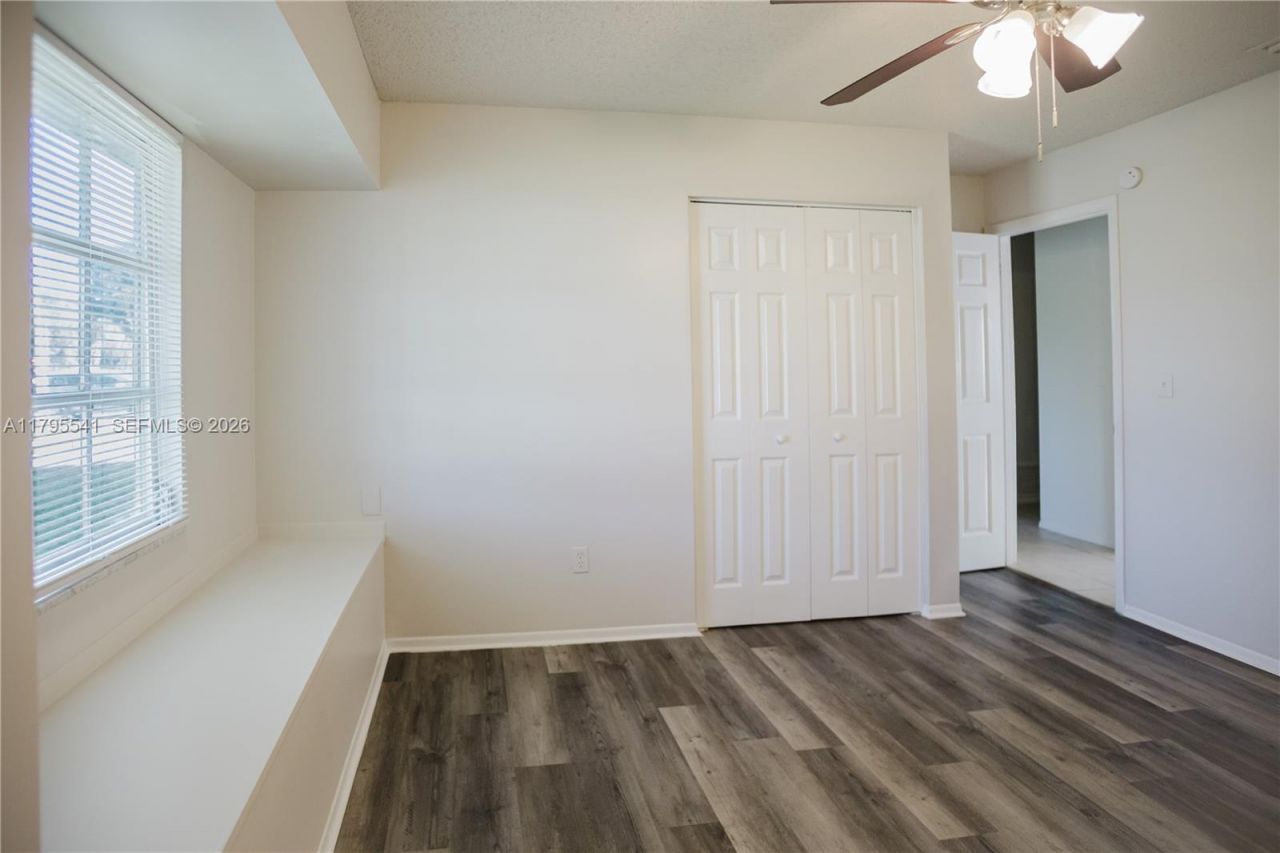 323 NE Midfield Ln, Port Saint Lucie, FL 34983 Photo