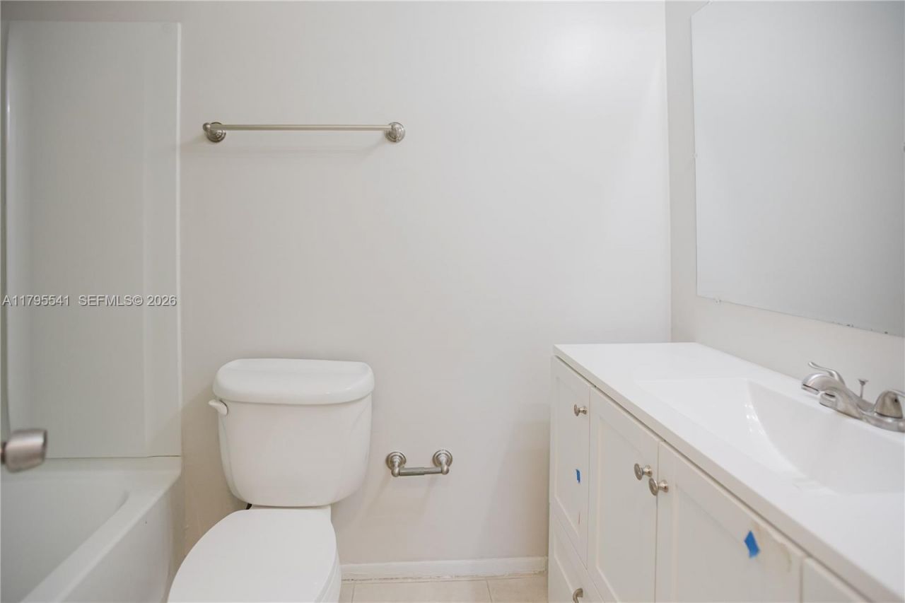 323 NE Midfield Ln, Port Saint Lucie, FL 34983 Photo