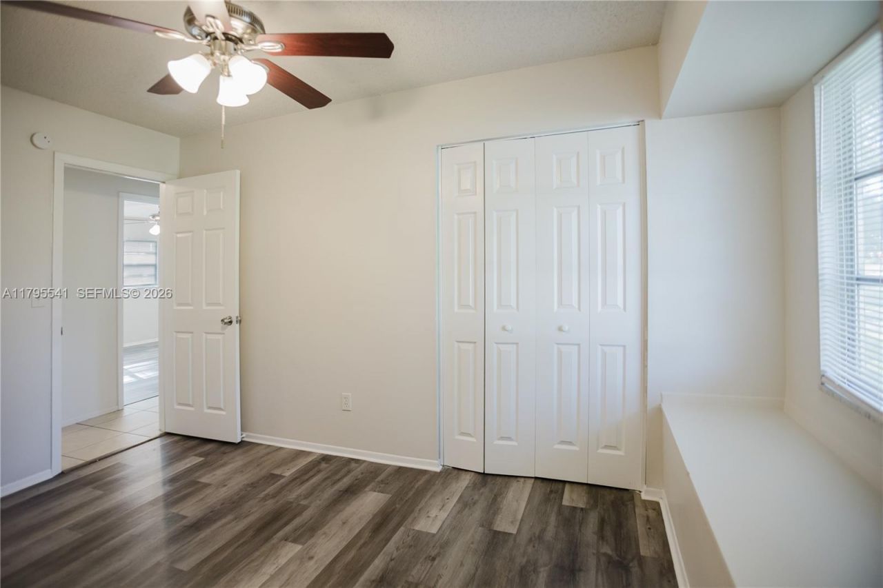 323 NE Midfield Ln, Port Saint Lucie, FL 34983 Photo