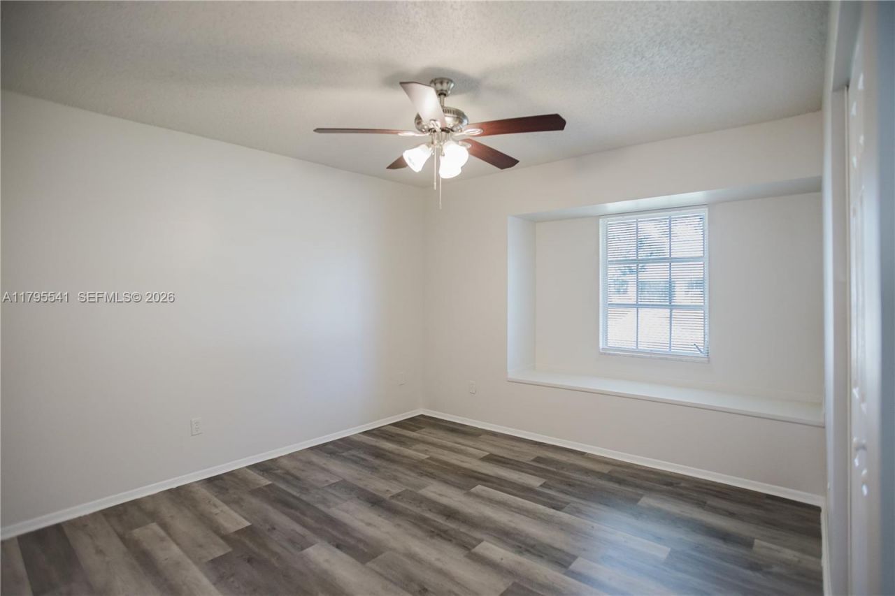 323 NE Midfield Ln, Port Saint Lucie, FL 34983 Photo