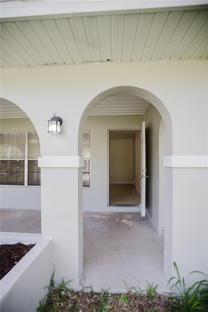 323 NE Midfield Ln, Port Saint Lucie, FL 34983 Photo