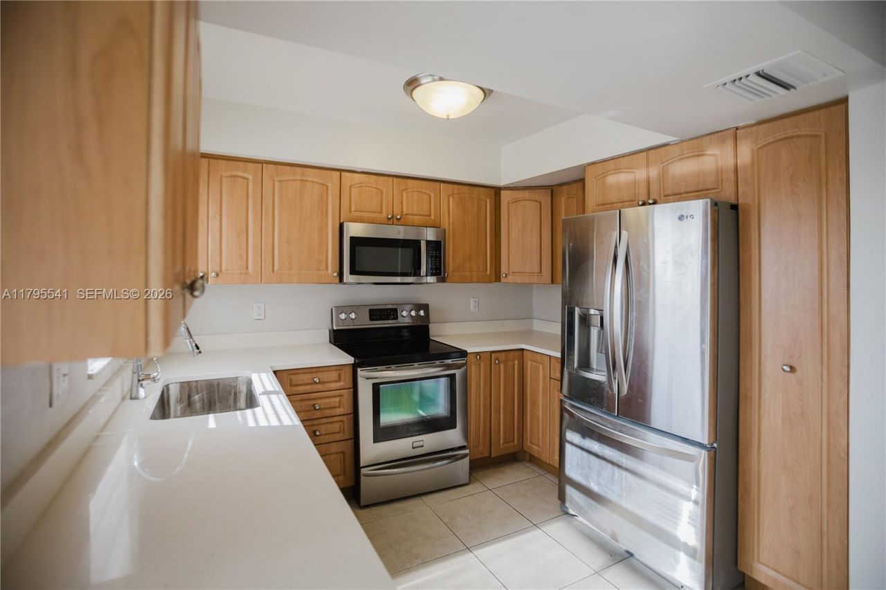 323 NE Midfield Ln, Port Saint Lucie, FL 34983 Photo