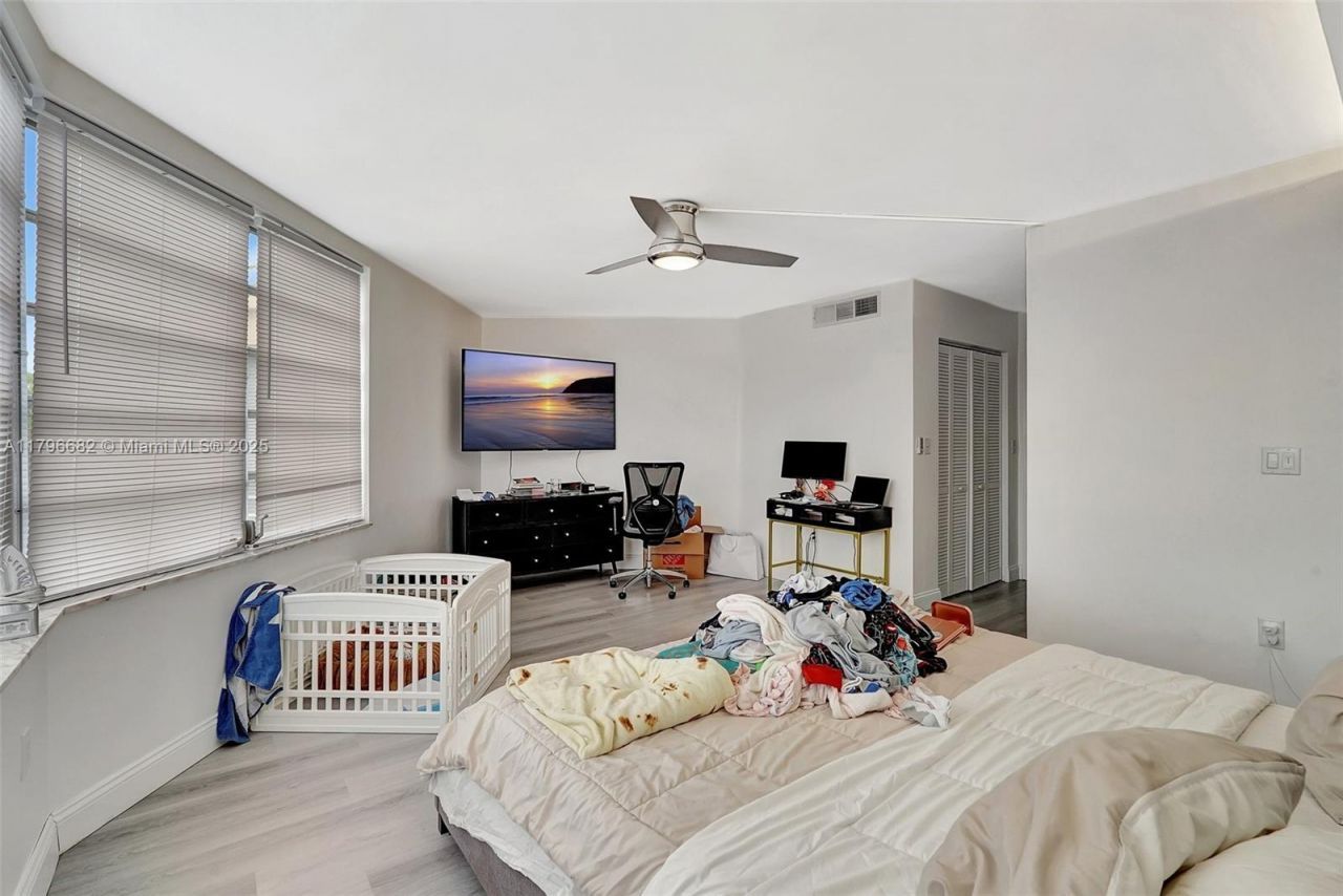 1301 NE 191st St, Unit F417, Miami, FL 33179 Photo