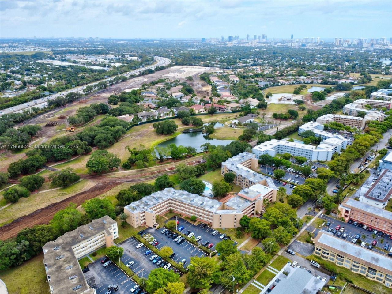 1301 NE 191st St, Unit F417, Miami, FL 33179 Photo