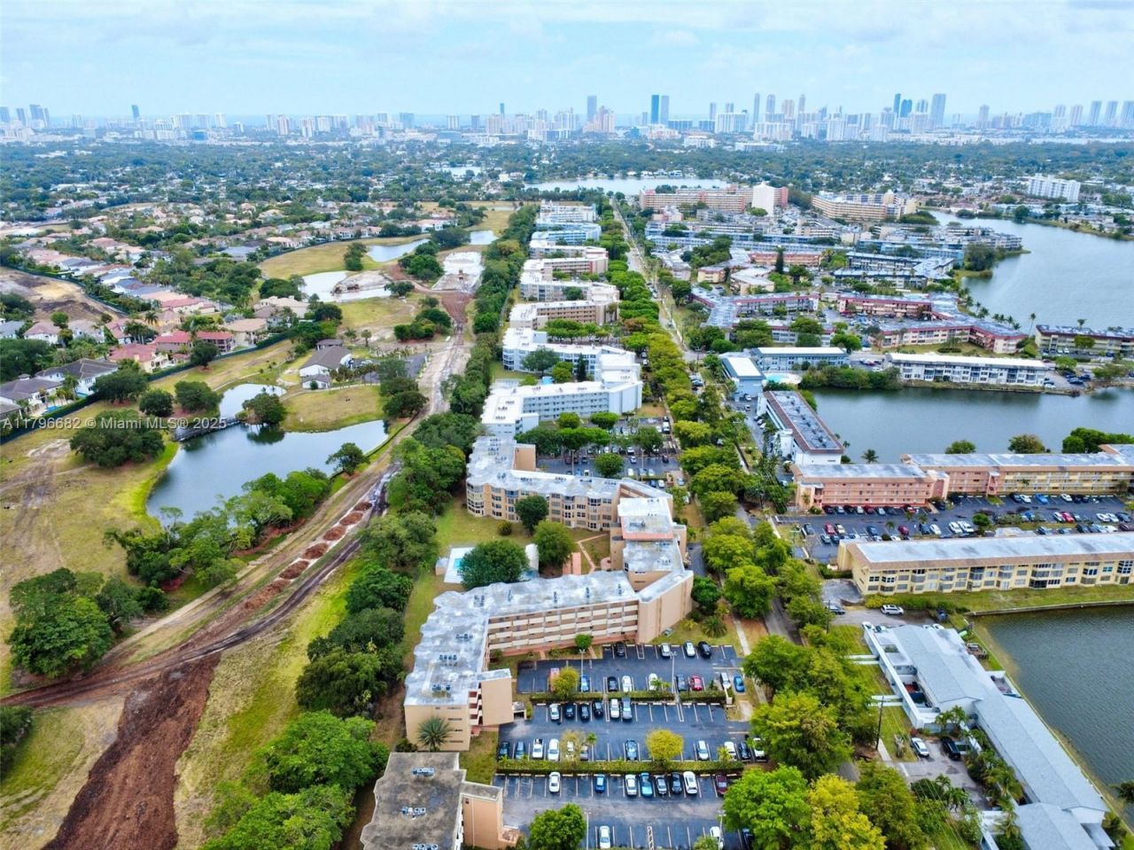 1301 NE 191st St, Unit F417, Miami, FL 33179 Photo