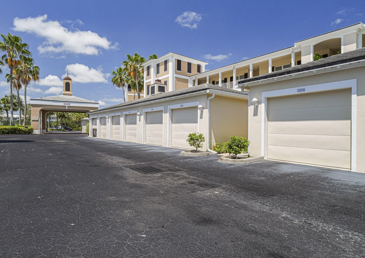 4775 S Harbor Drive, Unit 207, Vero Beach, FL 32967 Photo