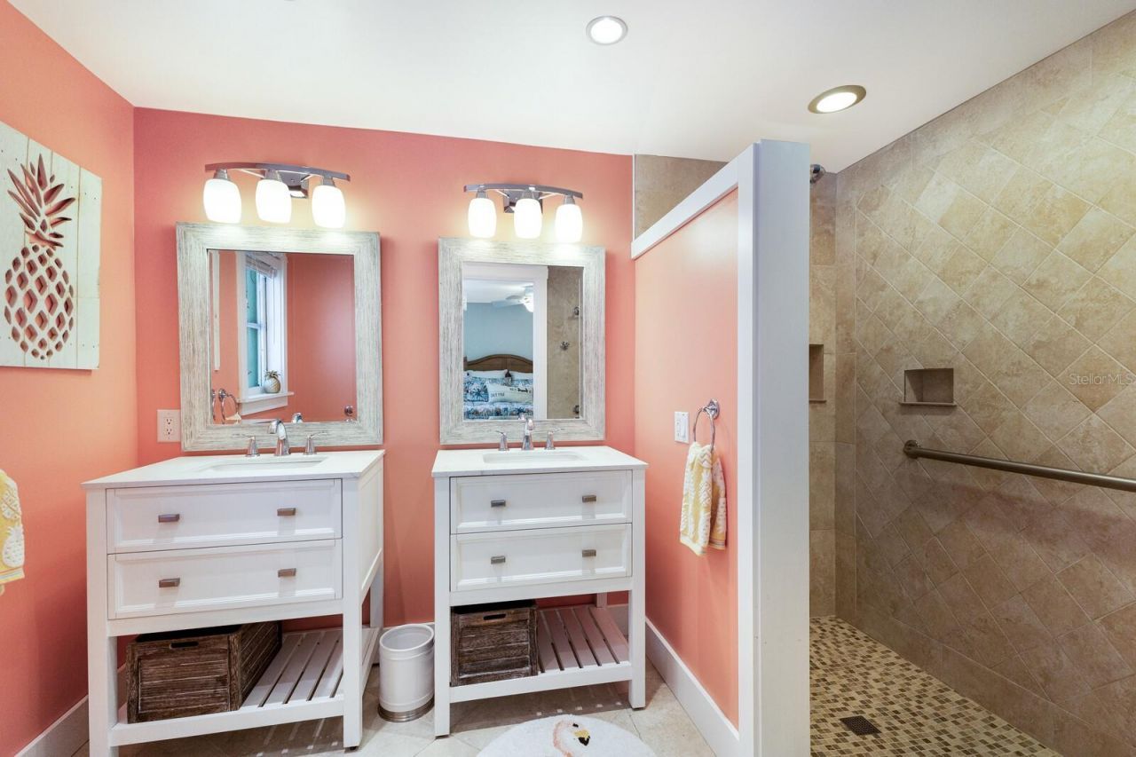 506 69th Street, Holmes Beach, FL 34217 Photo