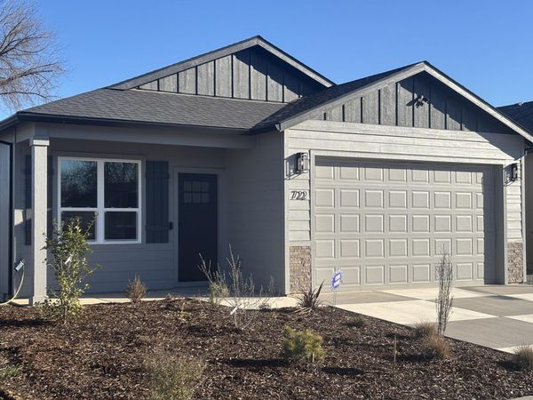 722 Dahl Place, Unit 17, Medford, OR 97501