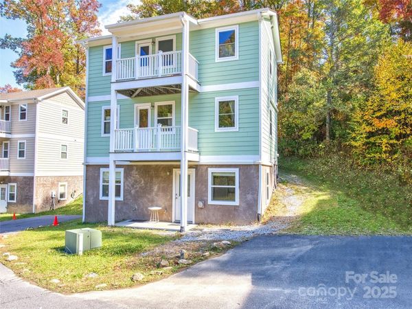 12 Lila Lane, Leicester, NC 28748