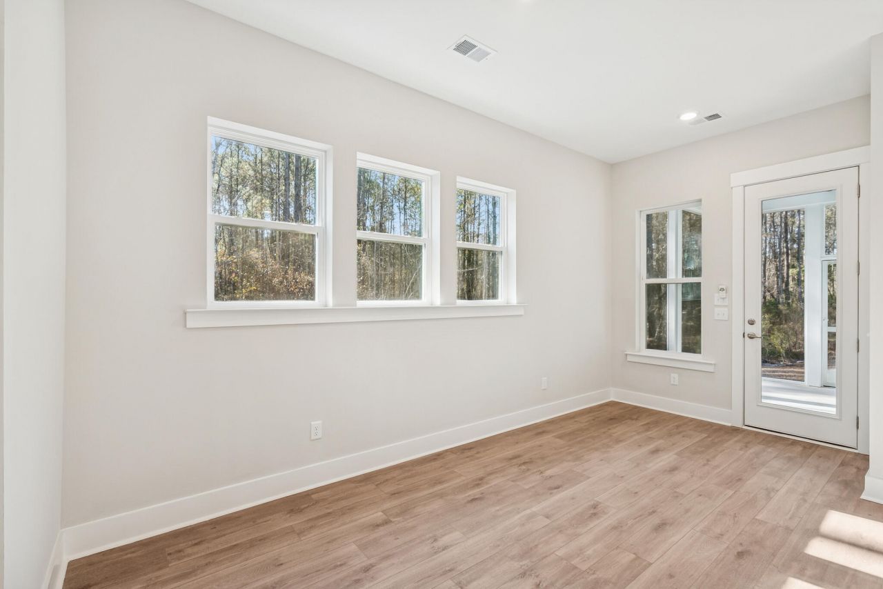 1159 Reserve Lane Photo 11