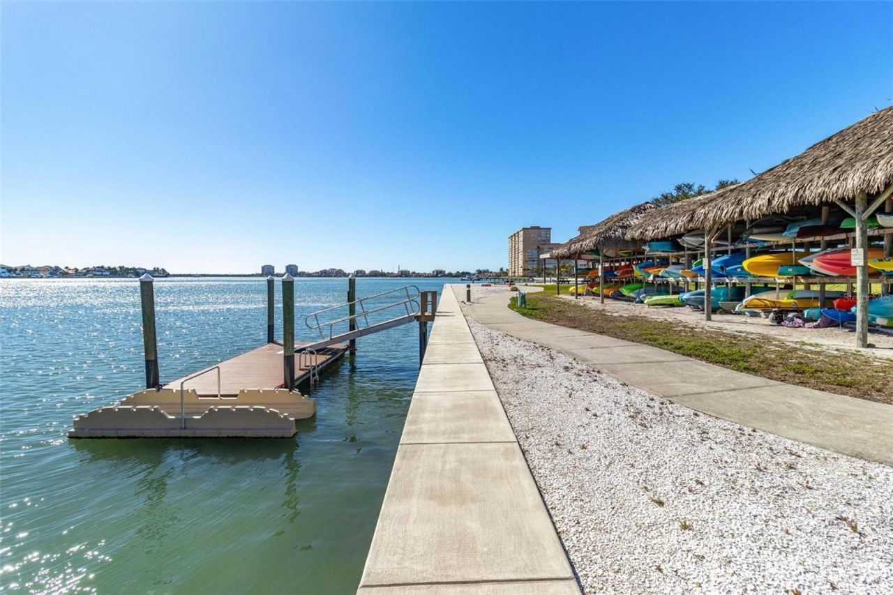 4900 Brittany Drive S, Unit 1810, Saint Petersburg, FL 33715 Photo