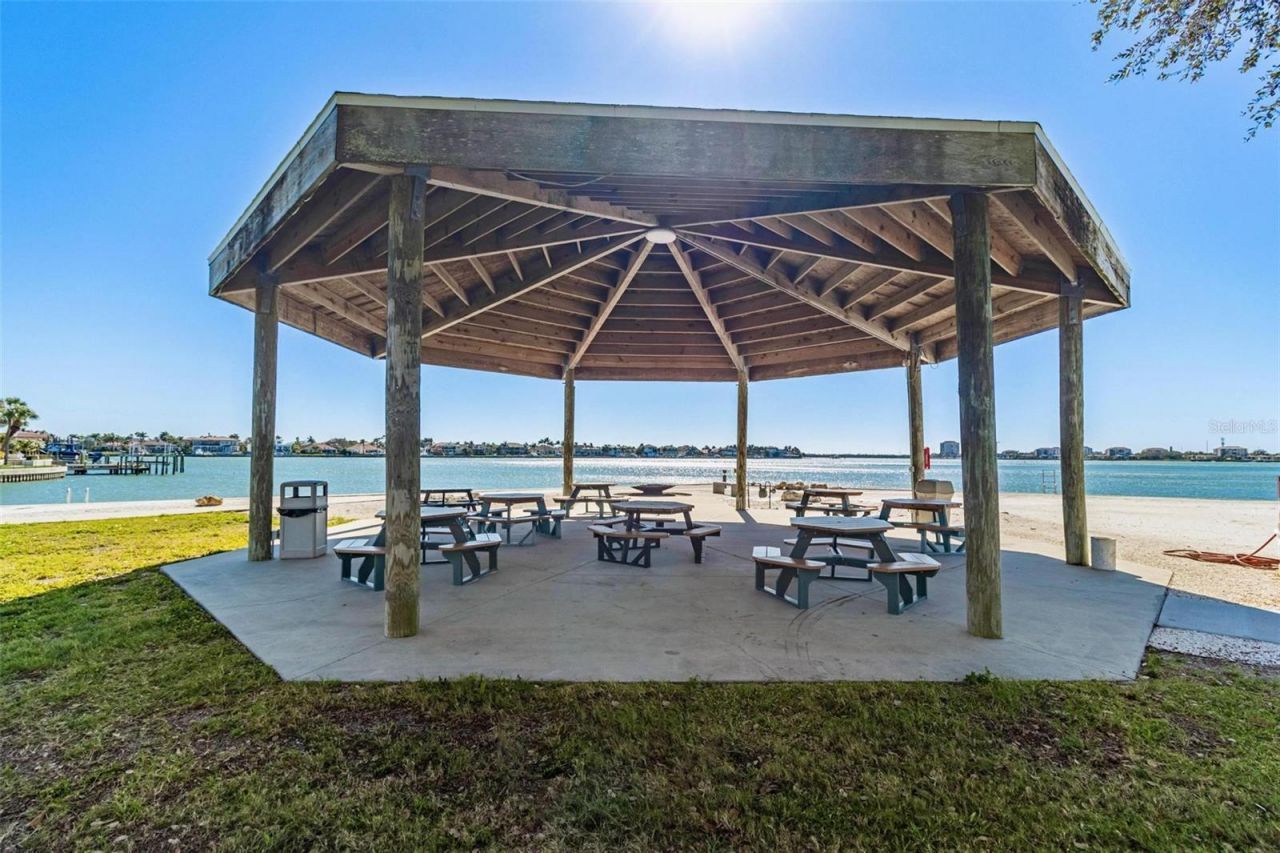 4900 Brittany Drive S, Unit 1810, Saint Petersburg, FL 33715 Photo