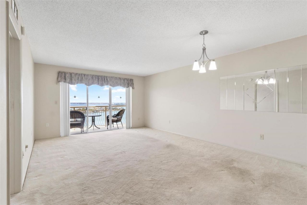 4900 Brittany Drive S, Unit 1810, Saint Petersburg, FL 33715 Photo