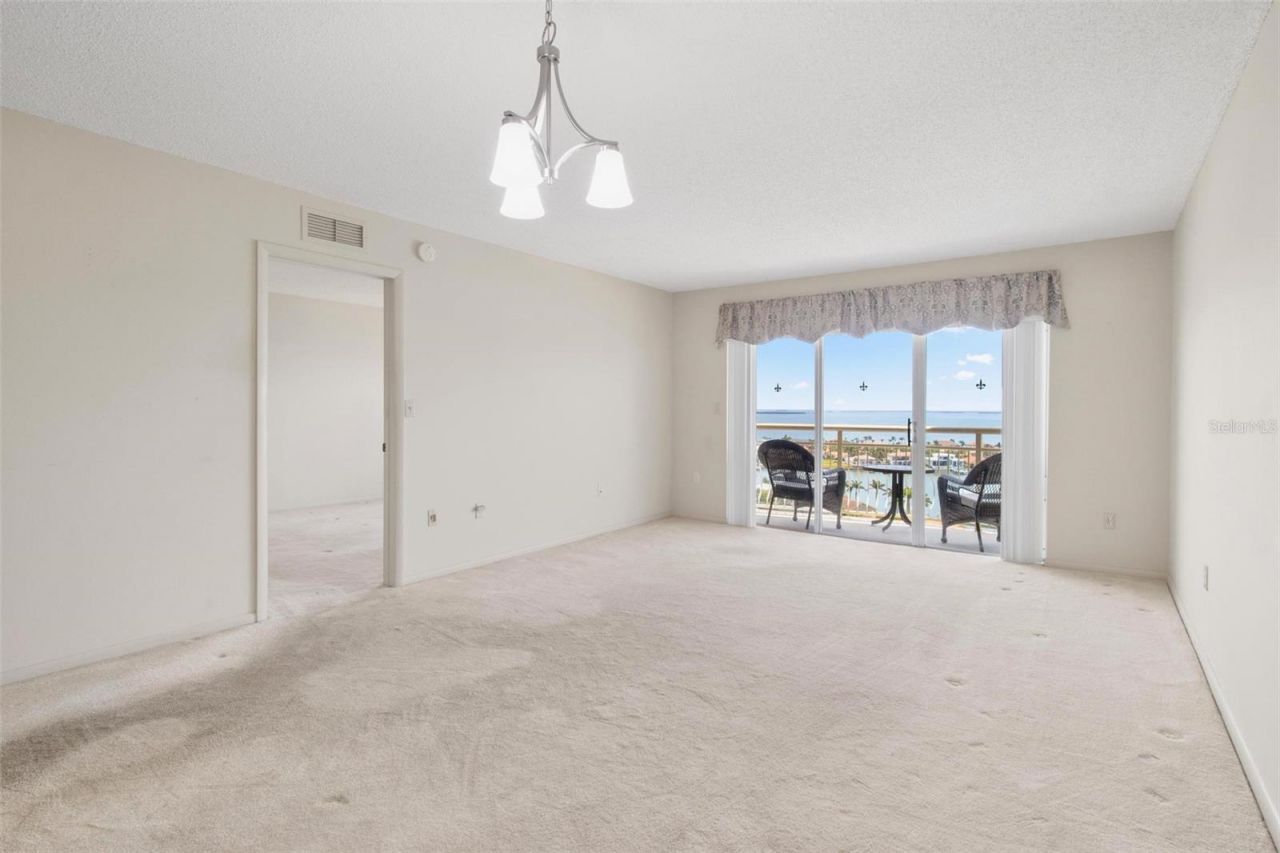 4900 Brittany Drive S, Unit 1810, Saint Petersburg, FL 33715 Photo