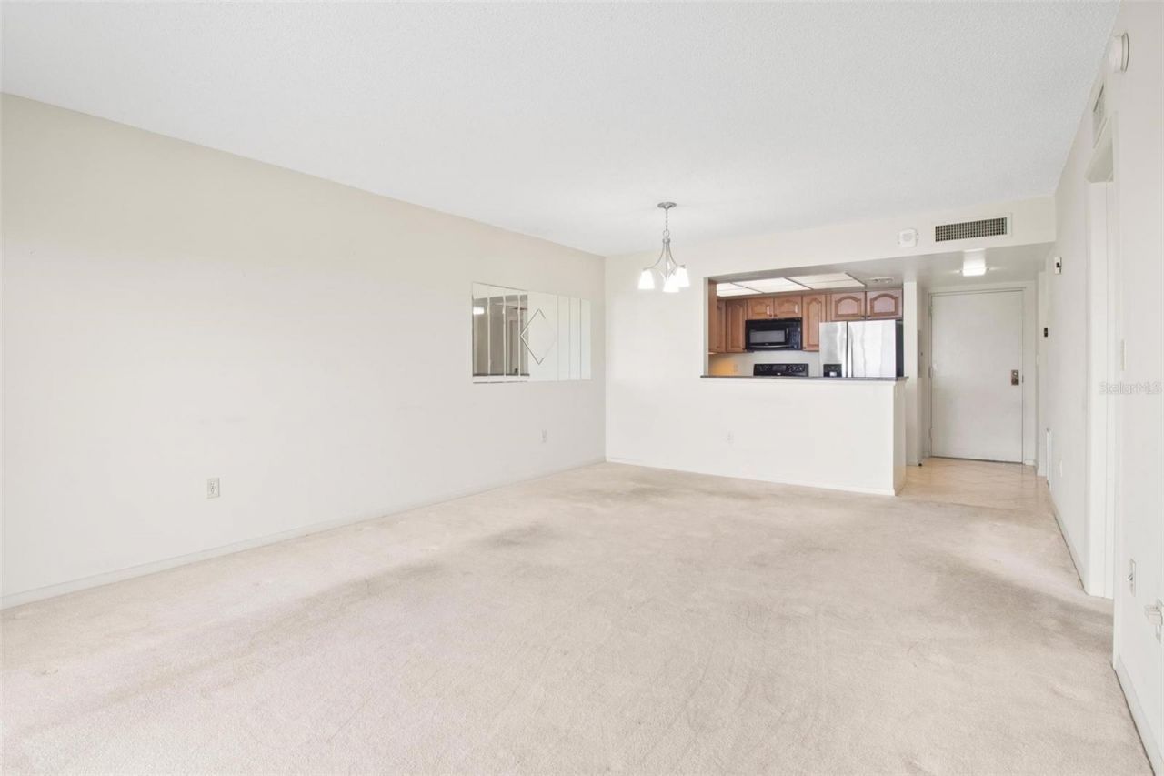 4900 Brittany Drive S, Unit 1810, Saint Petersburg, FL 33715 Photo