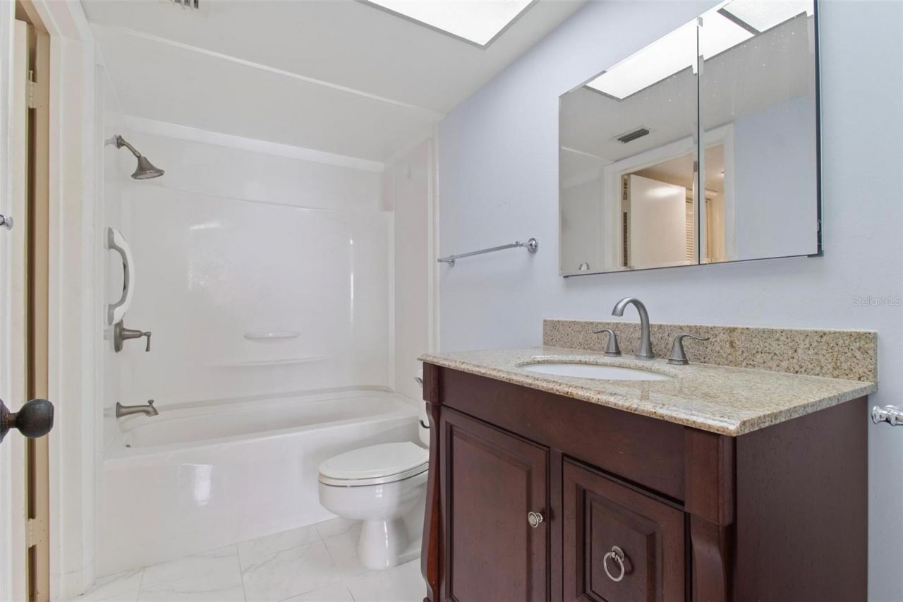 4900 Brittany Drive S, Unit 1810, Saint Petersburg, FL 33715 Photo