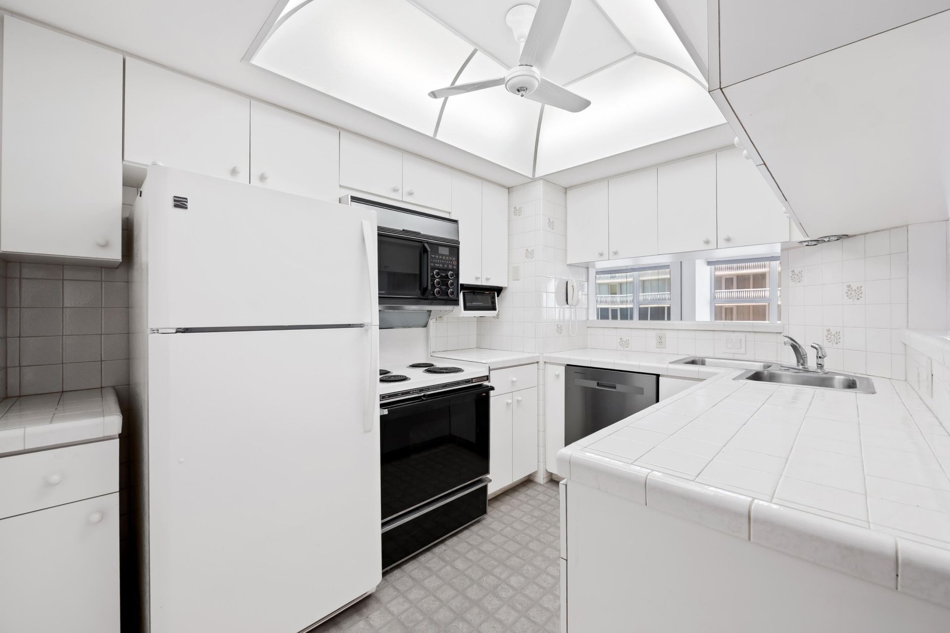 4010 Galt Ocean Drive, Unit 702, Fort Lauderdale, FL 33308 Photo