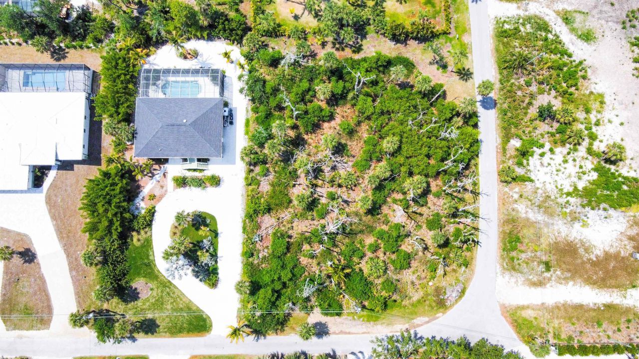 13451 Almond Dr, Fort Myers, FL 33908 Photo