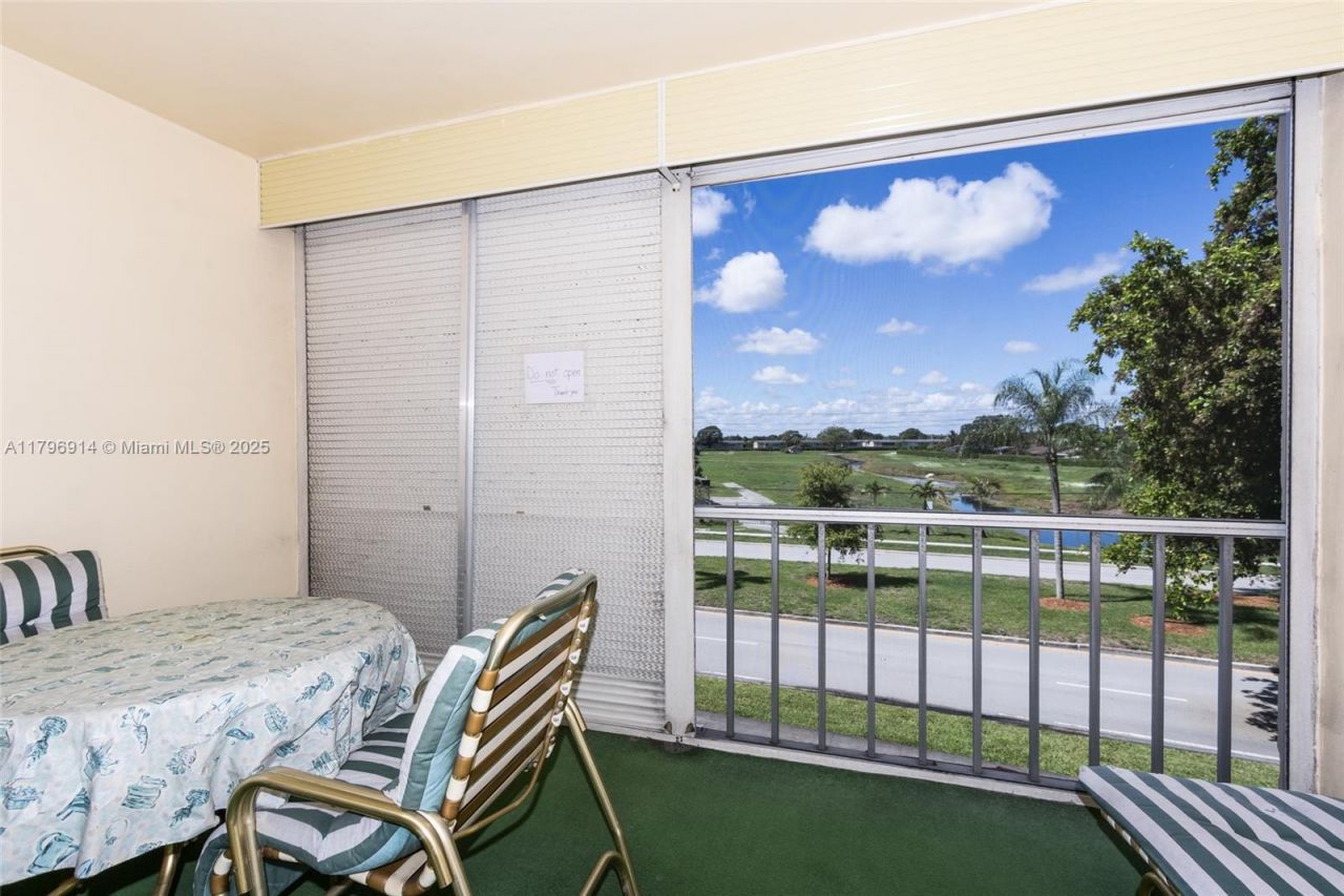 1005 Country Club Dr, Unit 307, Margate, FL 33063 Photo