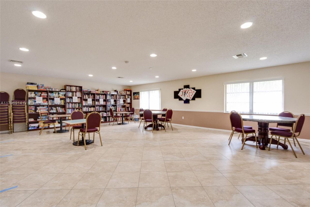 1005 Country Club Dr, Unit 307, Margate, FL 33063 Photo