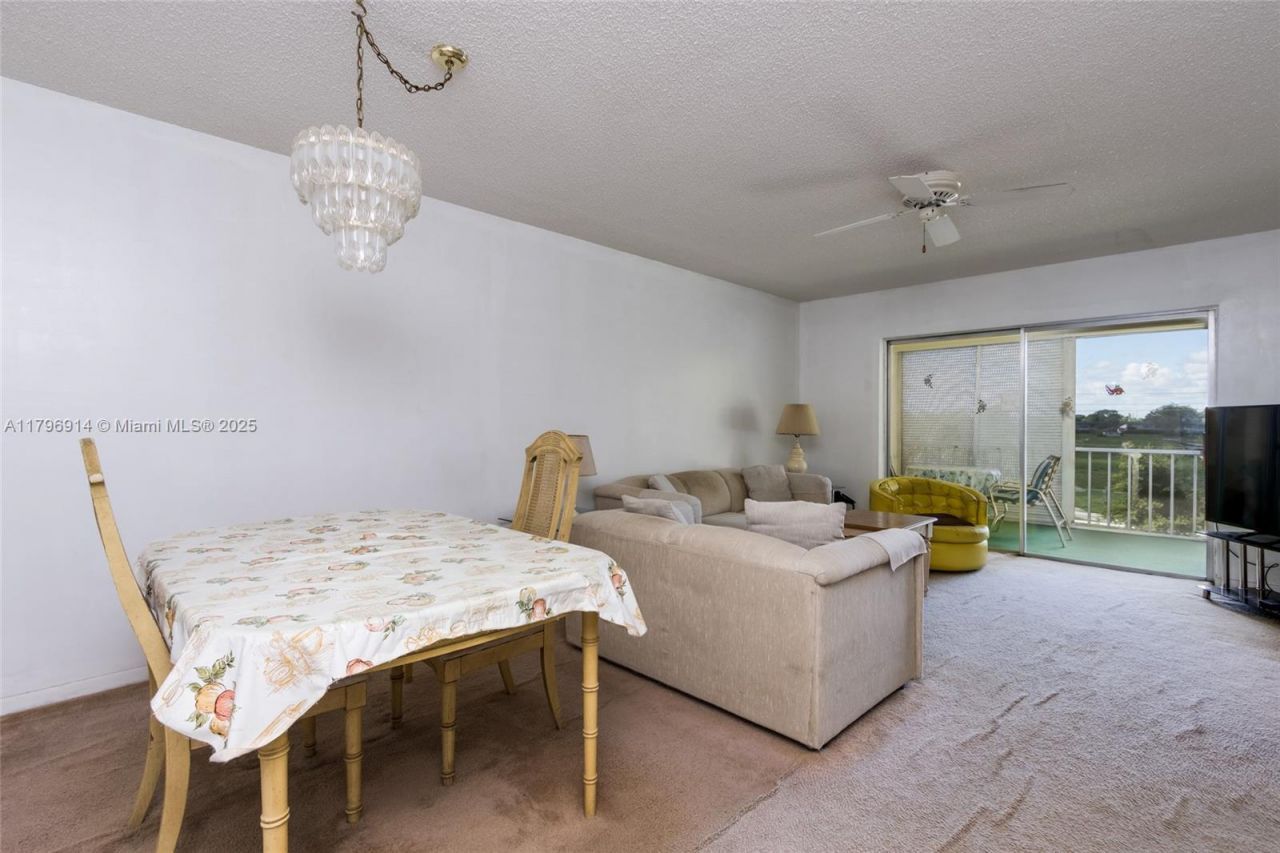 1005 Country Club Dr, Unit 307, Margate, FL 33063 Photo