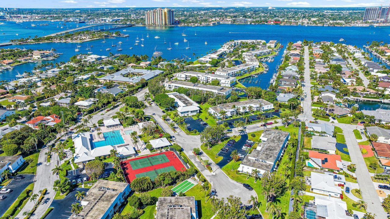 1051 Sugar Sands Boulevard, Unit 352, Riviera Beach, FL 33404 Photo