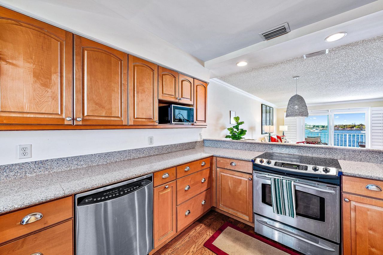 1051 Sugar Sands Boulevard, Unit 352, Riviera Beach, FL 33404 Photo